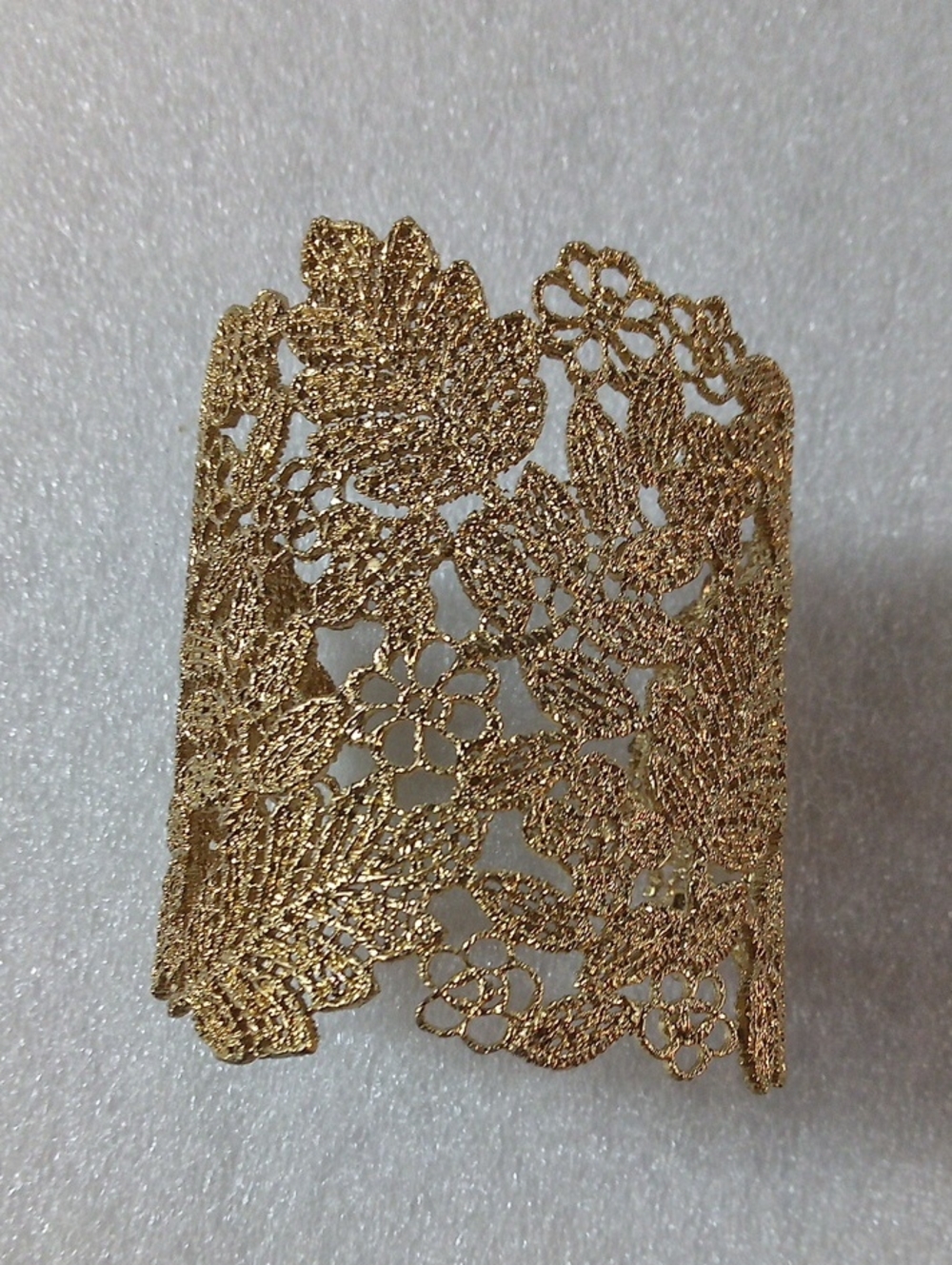 Stella And Dot Gold Filigree Cuff #A509